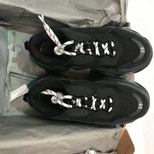 Balenciaga Triple s sneakers Shoes